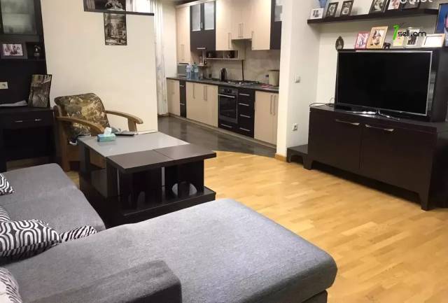 3 սենյականոց բնակարան նորակառույց շենքում Վիկտոր Համբարձումյանի փողոցում, 89 ք.մ., 2 սանհանգույց