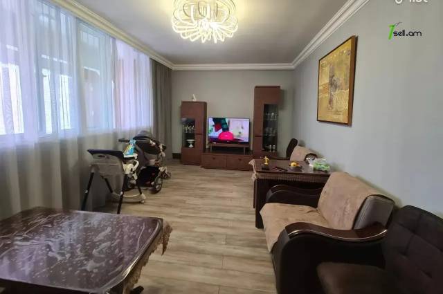 3 սենյականոց բնակարան, Դավթաշեն 4-րդ թաղամաս, 75 քմ, 6/9 հարկ, մի քանի պատշգամբ