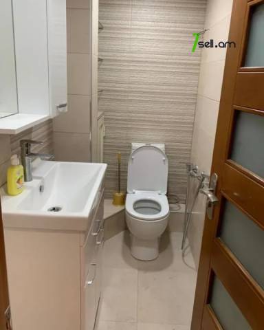 3 սենյականոց բնակարան Մոսկովյան փողոցում, 100 ք.մ., կապիտալ վերանորոգված