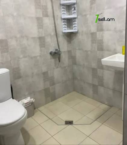 2 սենյականոց բնակարան Էստոնական փողոցում, 54 քմ, 2/4 հարկ, կապիտալ վերանորոգված, քարե շենք