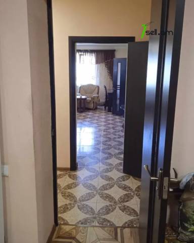 Մեկ հարկանի քարե տուն Հայկ Բժշկյանց փողոցում Հայանիստում, 150 քմ, կապիտալ վերանորոգված