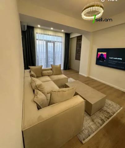 3 սենյականոց բնակարան նորակառույց շենքում Եղիշե Չարենցի փողոցում, 71 ք.մ., բարձր առաստաղներ