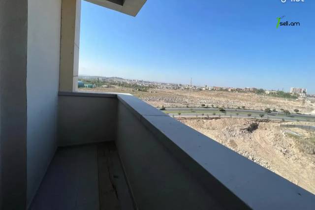 3 սենյականոց բնակարան նորակառույց շենքում Մոնթե Մելքոնյան փողոցում, 99 ք.մ., 8/17 հարկ