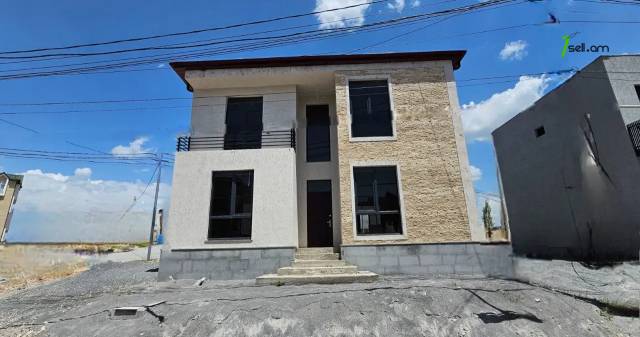 Երկու հարկանի քարե տուն Բագրևանդի 17-րդ փողոցում Նոր Նորքում, 180 քմ, 2 սանհանգույց