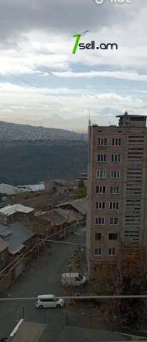 3 սենյականոց բնակարան Ռայնիսի փողոցում, 78 ք.մ., կապիտալ վերանորոգված