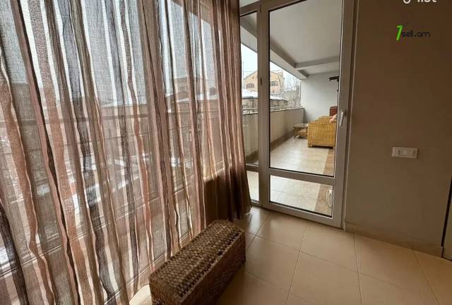 4 սենյականոց բնակարան նորակառույց շենքում Դերենիկ Դեմիրճյանի փողոցում, 181 քմ, 4/11 հարկ