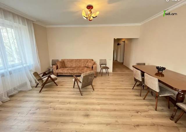 2 սենյականոց բնակարան Ազատության պողոտայում, 64 քմ, նախավերջին հարկ, եվրովերանորոգված, քարե շենք