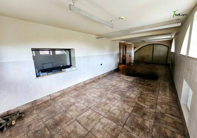 Երեք հարկանի տուն Արաբկիրում, 3200 ք.մ., 3+ սանհանգույց, մեծ հողամաս, կապիտալ վերանորոգված