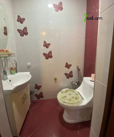 Երկու հարկանի քարե տուն Նոր Նորքում, 800 ք.մ., 3+ սանհանգույց, եվրովերանորոգված