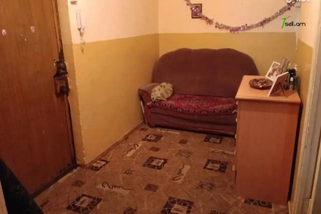 3 սենյականոց բնակարան Ծովակալ Իսակովի պողոտայում, 78 ք.մ., 3/9 հարկ, մի քանի պատշգամբ