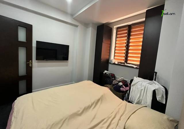 2 սենյականոց բնակարան Ադմիրալ Իսակովի պողոտայում, 40 ք.մ., 2/10 հարկ, կապիտալ վերանորոգված