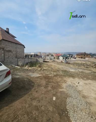 Հողատարածք բնակելի շինությունների համար Նվեր Սաֆարյան փողոցում Ավանում, 800 ք.մ.