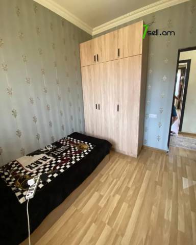 Մեկ հարկանի քարե տուն Ղափանցյան փողոցում Արաբկիրում, 500 ք.մ., եվրովերանորոգված