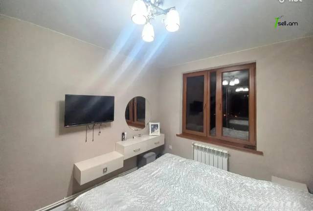 4 սենյականոց բնակարան Լեփսիուսի փողոցում, 90 ք.մ., նախավերջին հարկ, եվրովերանորոգված