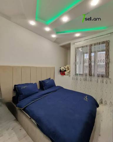 Երեք հարկանի քարե տուն, Նորք-Մարաշ վարչական շրջան Նորք Մարաշում, 300 ք.մ., 3+ սանհանգույց