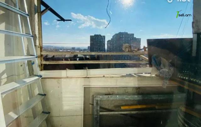 3 սենյականոց բնակարան Արցախի պողոտայում, 86 ք.մ., 9/14 հարկ, մի քանի պատշգամբ