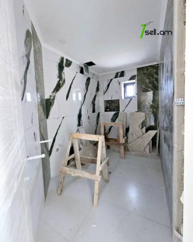 Երեք հարկանի քարե տուն Գևորգ Վարդանյան փողոցում Արաբկիրում, 1660 քմ, 3+ սանհանգույց