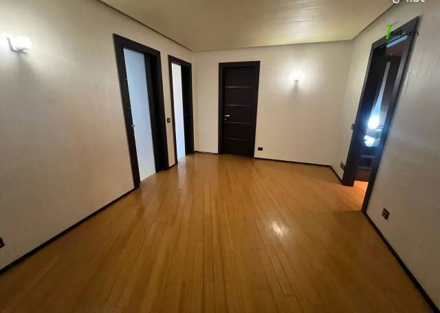 Ընդարձակ 5 սենյականոց բնակարան նորակառույց շենքում Հյուսիսային պողոտայում, 258 քմ, 5/8 հարկ