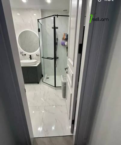 3 սենյականոց բնակարան նորակառույց շենքում Մալխասյանց փողոցում, 72 ք.մ., բարձր առաստաղներ, 4/14 հարկ