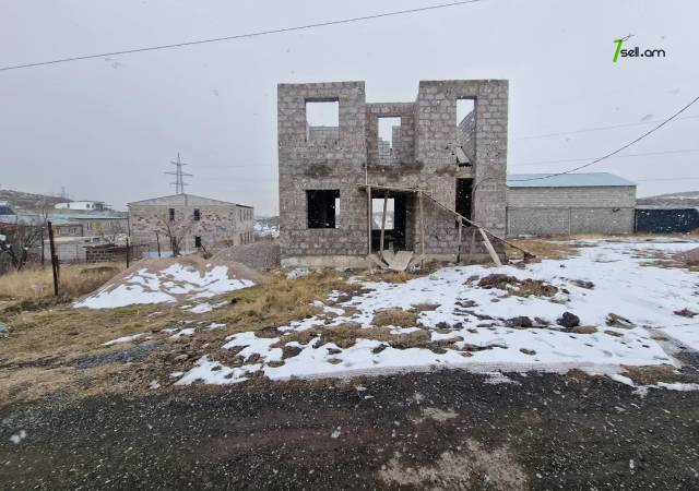 Երկու հարկանի տուն Քանաքեռ Զեյթունում, 400 ք.մ., 2 սանհանգույց