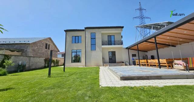 Երեք հարկանի քարե տուն, Avan-Arinj Առինջում, 800 քմ, 3+ սանհանգույց, կապիտալ վերանորոգված