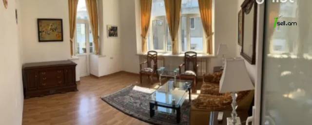 3 սենյականոց բնակարան Աբովյան փողոցում, 72 քմ, 2/4 հարկ, եվրովերանորոգված, քարե շենք