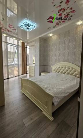 3 սենյականոց բնակարան նորակառույց շենքում Վարդանանց փողոցում, 100 քմ, նախավերջին հարկ, 2 սանհանգույց