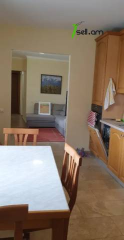 Երկու հարկանի քարե տուն Գաջեգործների փողոցում Էրեբունիում, 120 քմ, կապիտալ վերանորոգված