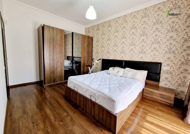 Երկու հարկանի քարե տուն Բագրևանդի փողոցում Նոր Նորքում, 600 ք.մ., 3+ սանհանգույց