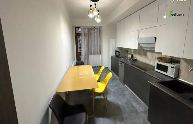 3 սենյականոց բնակարան նորակառույց շենքում Ադոնցի փողոցում, 97 ք.մ., 2/8 հարկ, 2 սանհանգույց