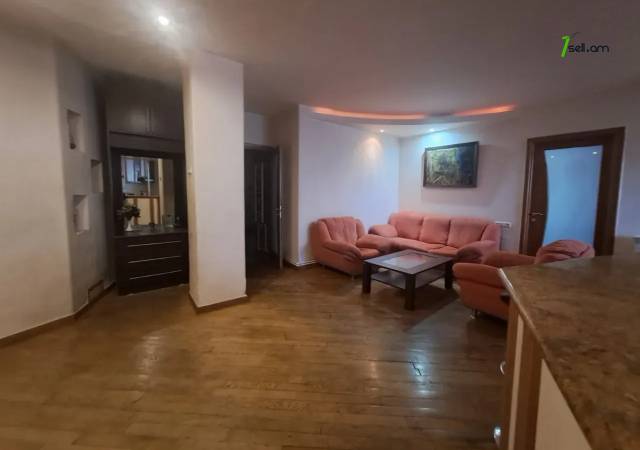 3 սենյականոց բնակարան Երվանդ Քոչարի փողոցում, 85 ք.մ., 6/14 հարկ, կապիտալ վերանորոգված