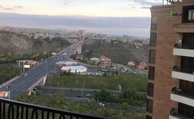3 սենյականոց բնակարան նորակառույց շենքում Սասնա Ծռերի փողոցում, 94 ք.մ., 2 սանհանգույց