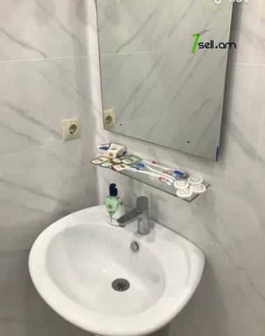 4 սենյականոց բնակարան նորակառույց շենքում Սարի Թաղ 8-րդ փողոցում, 104 քմ, 3/10 հարկ, 2 սանհանգույց