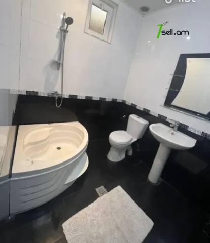 Երկու հարկանի քարե տուն 5-րդ փողոցում Նորք Մարաշում, 230 քմ, 2 սանհանգույց, կապիտալ վերանորոգված