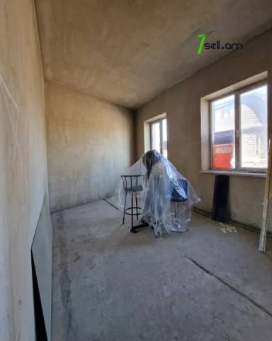 Բազմաֆունկցիոնալ գույք կենտրոնում, 250 ք.մ.