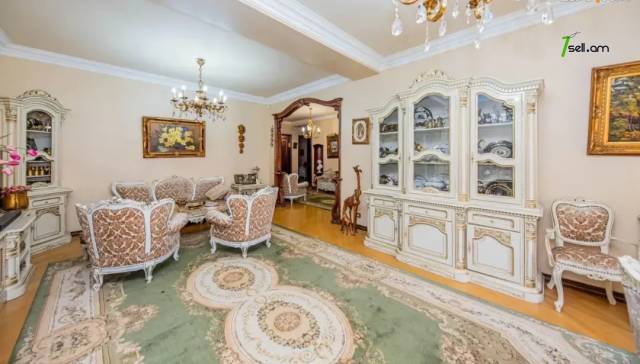 5 սենյականոց բնակարան նորակառույց շենքում Պուշկինի փողոցում, 200 քմ, 5/9 հարկ, 3+ սանհանգույց