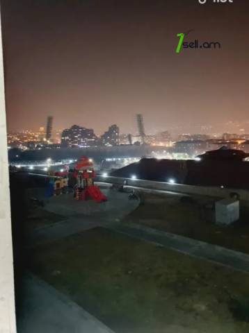 4 սենյականոց բնակարան նորակառույց շենքում, Ծիծեռնակաբերդի խճուղի, 105 ք.մ., 2 սանհանգույց