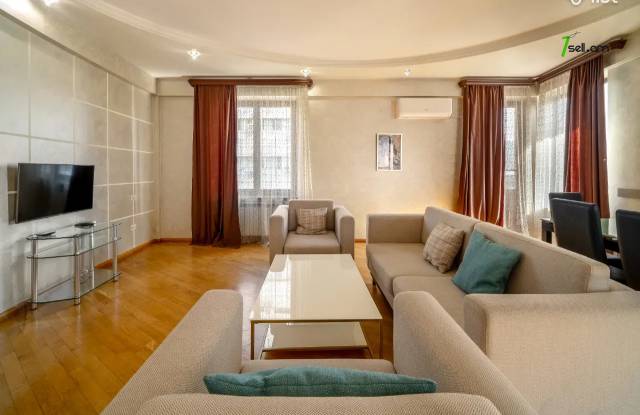 4 սենյականոց բնակարան նորակառույց շենքում Դեղատան փողոցում, 145 ք.մ., 2 սանհանգույց