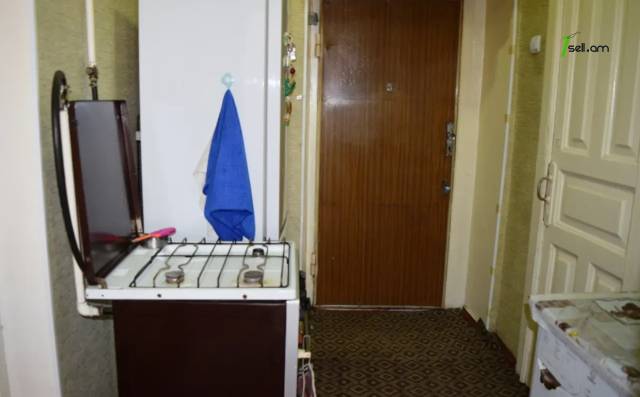 2 սենյականոց բնակարան Սայաթ-Նովա փողոցում, 40 քմ, բարձր առաստաղներ, կոսմետիկ վերանորոգում, քարե շենք