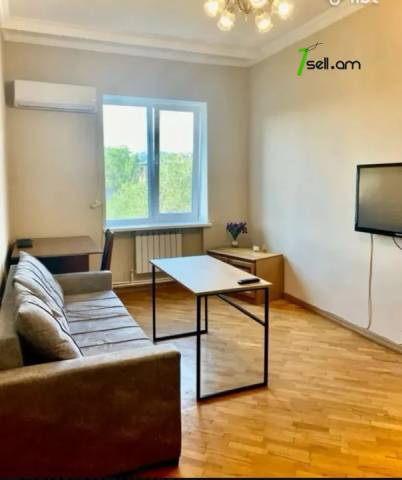 2 սենյականոց բնակարան, Tigran Mets Ave, 60 քմ, նախավերջին հարկ, բարձր առաստաղներ, եվրովերանորոգված