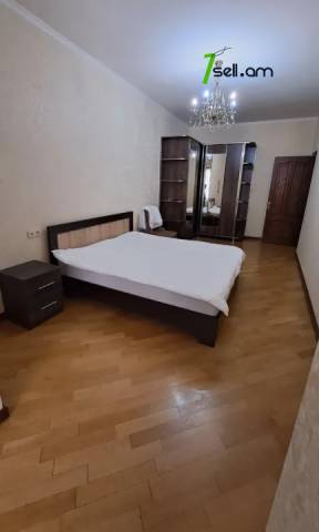 3 սենյականոց բնակարան Սայաթ-Նովայի պողոտայում, 105 քմ, 2/5 հարկ, 2 սանհանգույց, մի քանի պատշգամբ