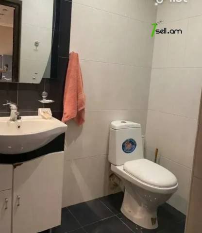 2 սենյականոց բնակարան Բաբայան փողոցում, 44 ք.մ., բարձր առաստաղներ, եվրովերանորոգված, քարե շենք