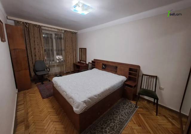 3 սենյականոց բնակարան Աբովյան փողոցում, 85 ք.մ., 2 սանհանգույց, 3/5 հարկ, կոսմետիկ վերանորոգում