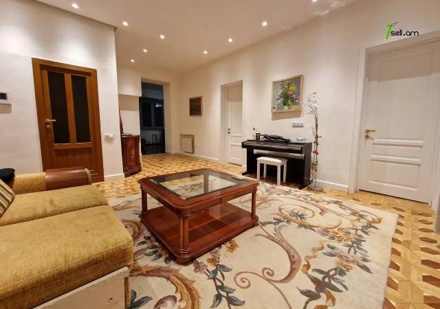 3 սենյականոց բնակարան Մեսրոպ Մաշտոցի պողոտայում, 94 ք.մ., մի քանի պատշգամբ, եվրովերանորոգված