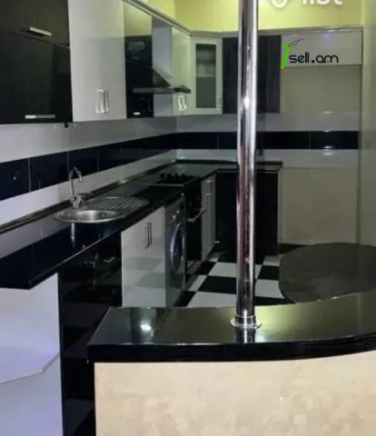 4 սենյականոց բնակարան նորակառույց շենքում Ադոնցի փողոցում, 98 քմ, 4/18 հարկ, բարձր առաստաղներ