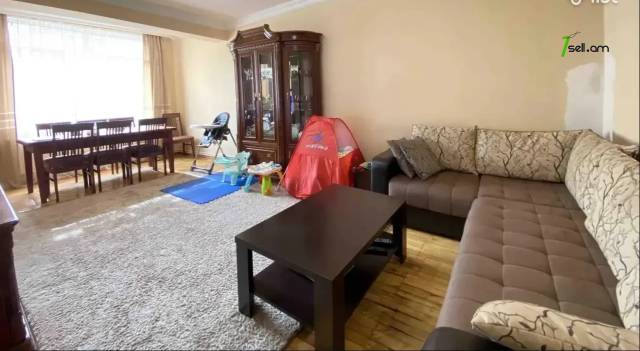 3 սենյականոց բնակարան Բաշինջաղյան փողոցում, 89 ք.մ., 3/5 հարկ, մասնակի վերանորոգում, քարե շենք