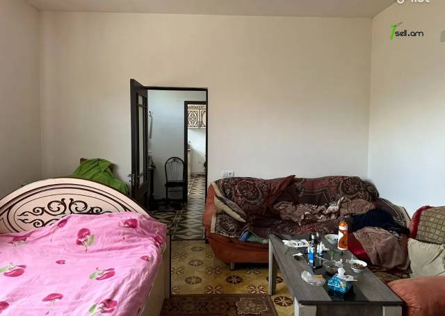 Մեկ հարկանի քարե տուն Գարեգին Նժդեհի փողոցում Քասախում, 90 ք.մ., կապիտալ վերանորոգված