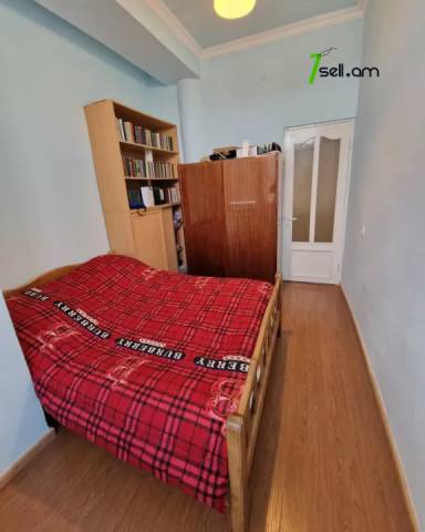 Երկու հարկանի քարե տուն Մելքումովի փողոցում Դավիթաշենում, 400 ք.մ., 2 սանհանգույց