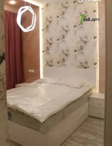 Երեք հարկանի քարե թաունհաուզ, Աշտարակի խճուղի Աջափնյակում, 187 ք.մ., 3+ սանհանգույց