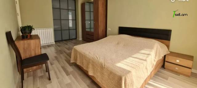 3 սենյականոց բնակարան Չարենցի փողոցում, 90 ք.մ., բարձր առաստաղներ, 3/5 հարկ